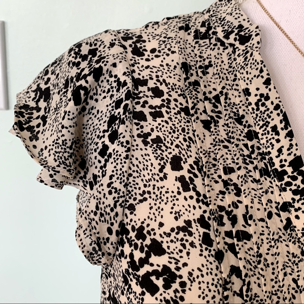 H&M Flutter Sleeve Pleated Print Top Blouse Xs - image 3